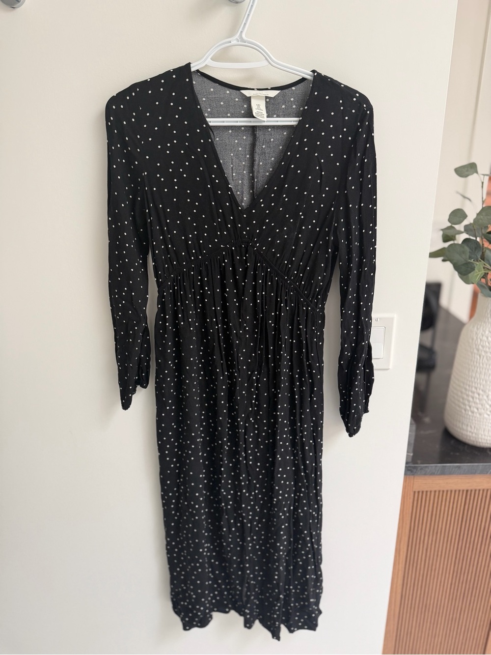 H&M Maternity Black Polka Dot V-Neck Long Sleeve Dress